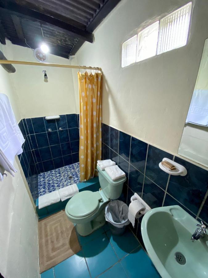 Hidden House Hostel Party Montañita 外观 照片
