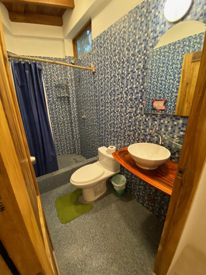 Hidden House Hostel Party Montañita 外观 照片