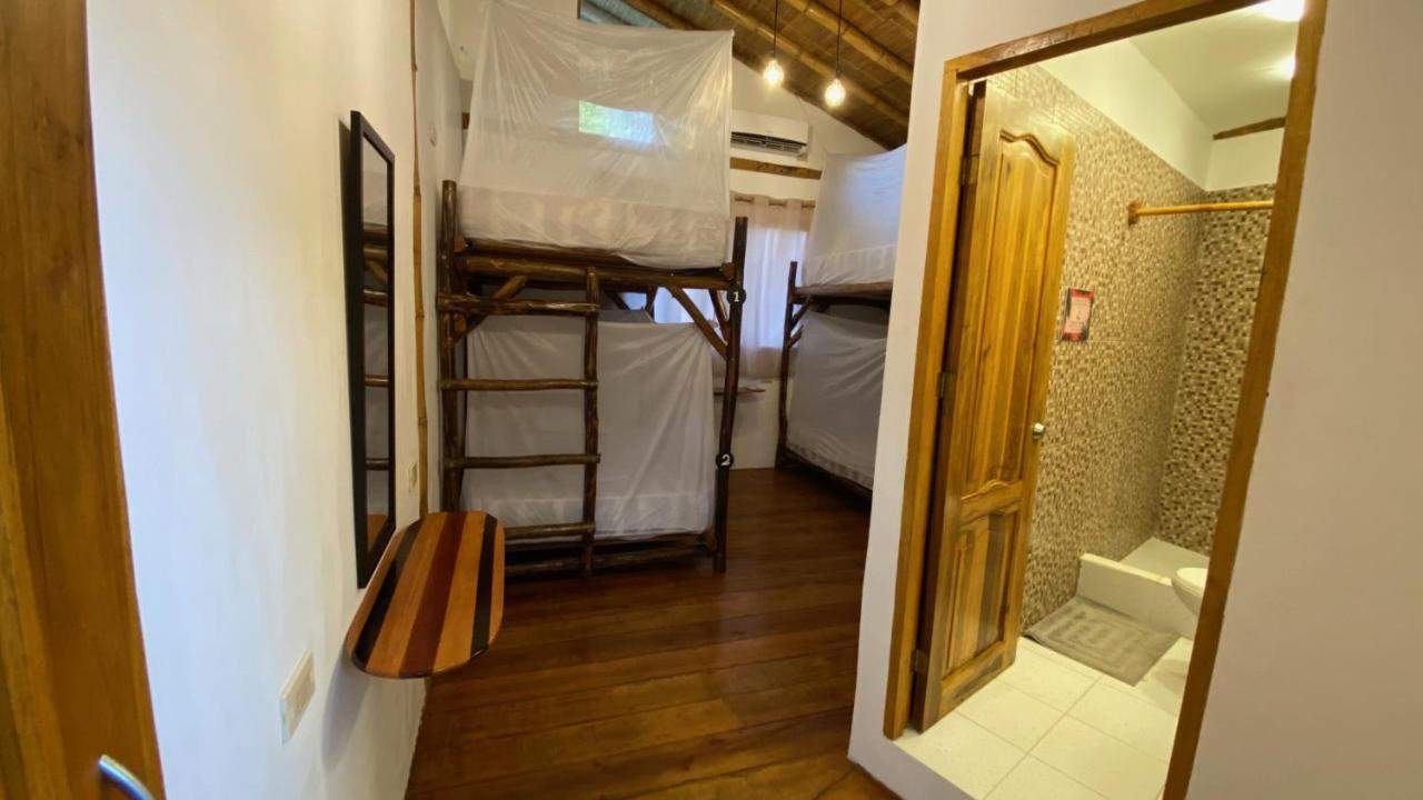 Hidden House Hostel Party Montañita 外观 照片