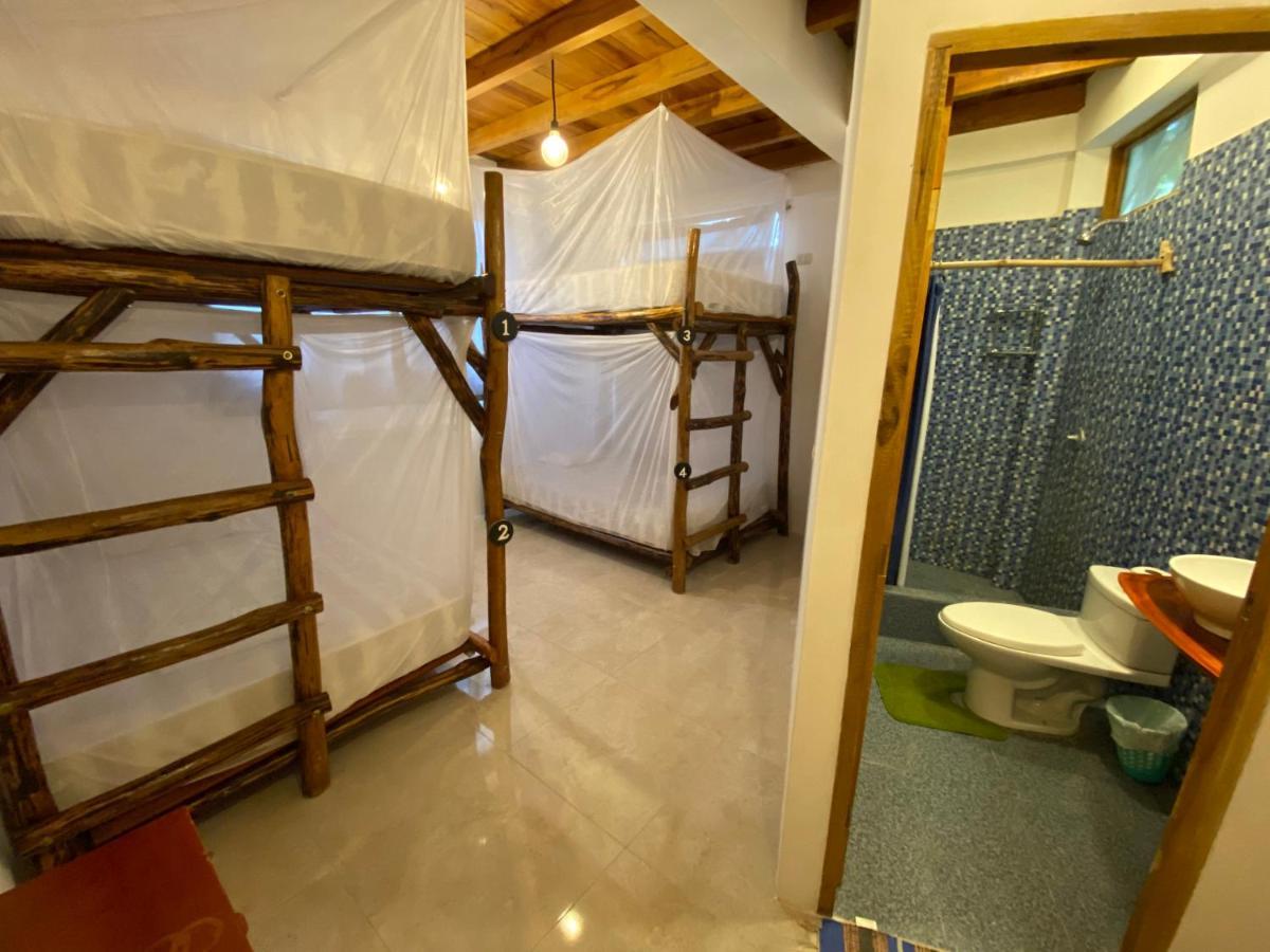 Hidden House Hostel Party Montañita 外观 照片