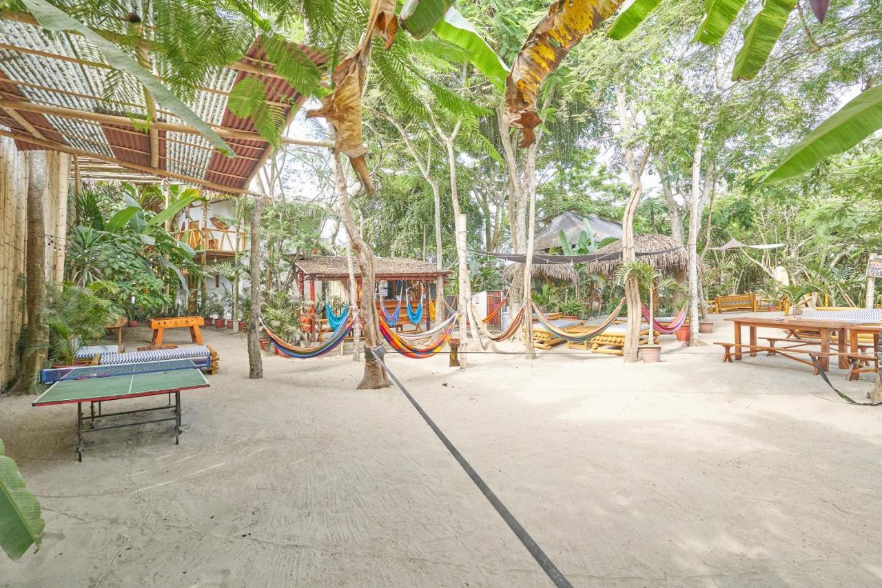 Hidden House Hostel Party Montañita 外观 照片