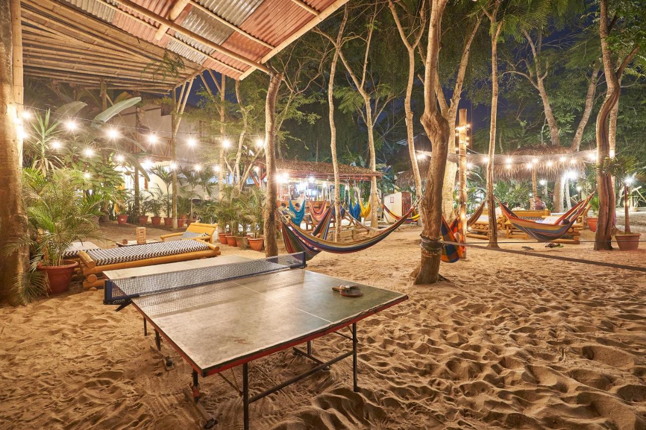 Hidden House Hostel Party Montañita 外观 照片